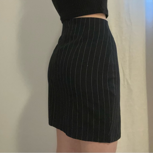 Studious pinstripe pencil skirt - Picture 4 of 4
